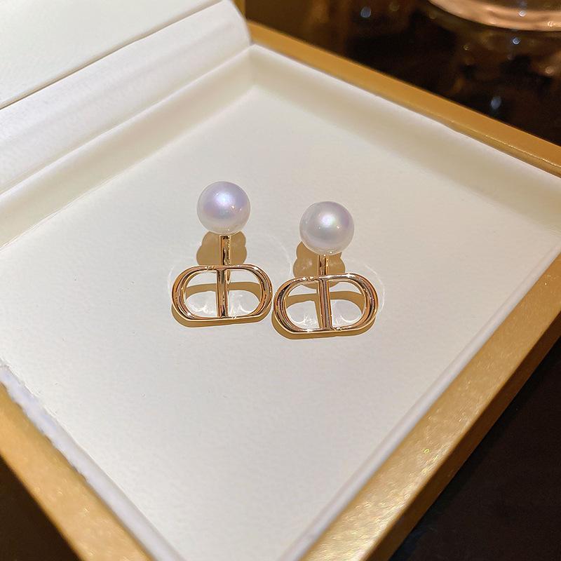 Циркониевые золотые серьги-каффы с буквой D: Женские серьги-пусеты класса люкс с универсальным нишевым дизайном.