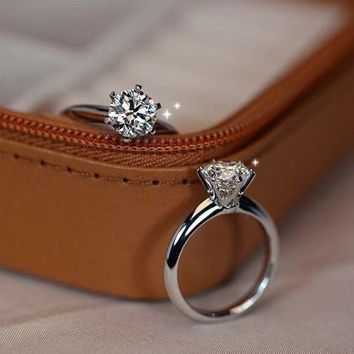 Factory Customized Fashionable Silver Ring, Light Luxury Sparkling Zircon Engagement and Wedding Women's Boutique Jewelry