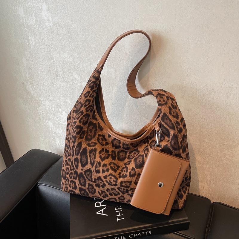 Супер огненная сумка для мамы и ребенка с леопардовым принтом, модная сумка-тоут большой вместимости, женская осенне-зимняя 2025, новая модная сумка через плечо