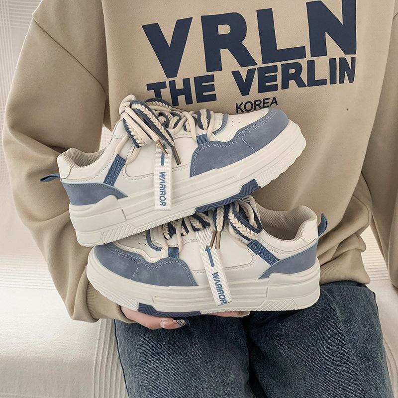 Маленькие весенние и осенние туфли для досок. Женские туфли для отдыха на толстой подошве. Маленькие белые туфли для студентов. Корейская обувь. Туфли на плоской доске. Модная повседневная женская обувь.