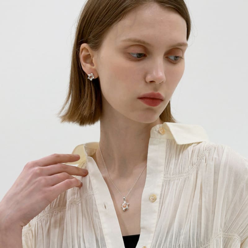 СЕРЕЖКА-ОБЪЕКТ С ОЛЕНЕМ 30