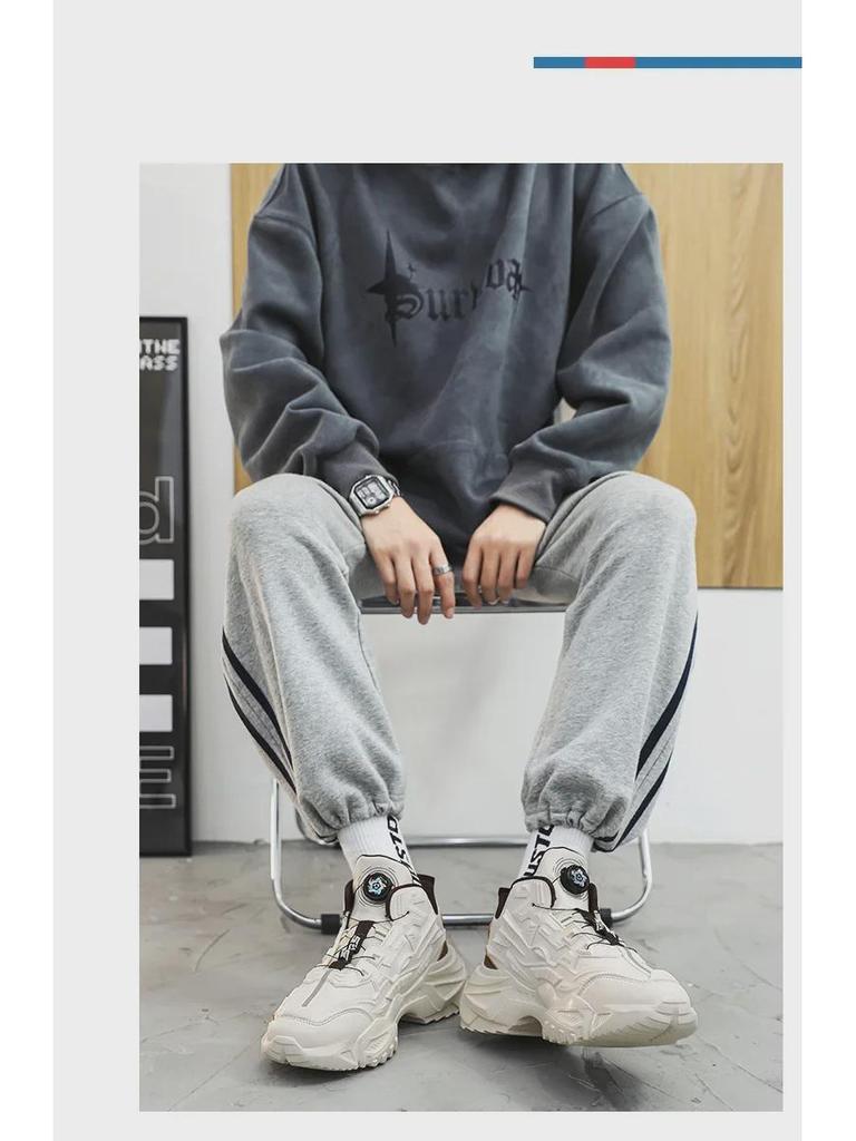 Men's 2024 Autumn/Winter Rotating Buckle Trendy Mecha Dad Shoes with Thick Sole for Leisure Sports and All-Match Style.