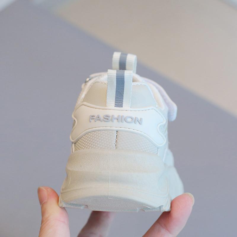 Детские кроссовки. Новые весенние и осенние туфли для папы для мальчиков. Нескользящие маленькие белые туфли для девочек. Детская повседневная обувь на мягкой подошве.