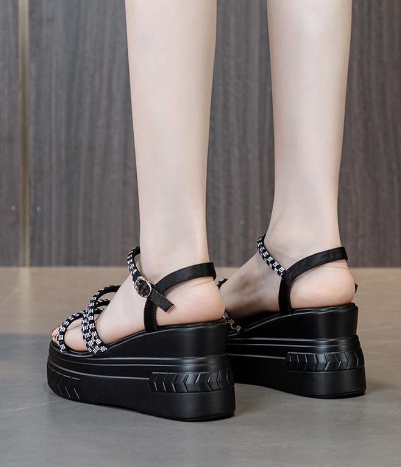 Обувь на танкетке Женская обувь на каблуке Diamond Sandals для женщин на танкетке с платформой Водонепроницаемая летняя обувь 2024 года, супер-высокая, для улицы, черная