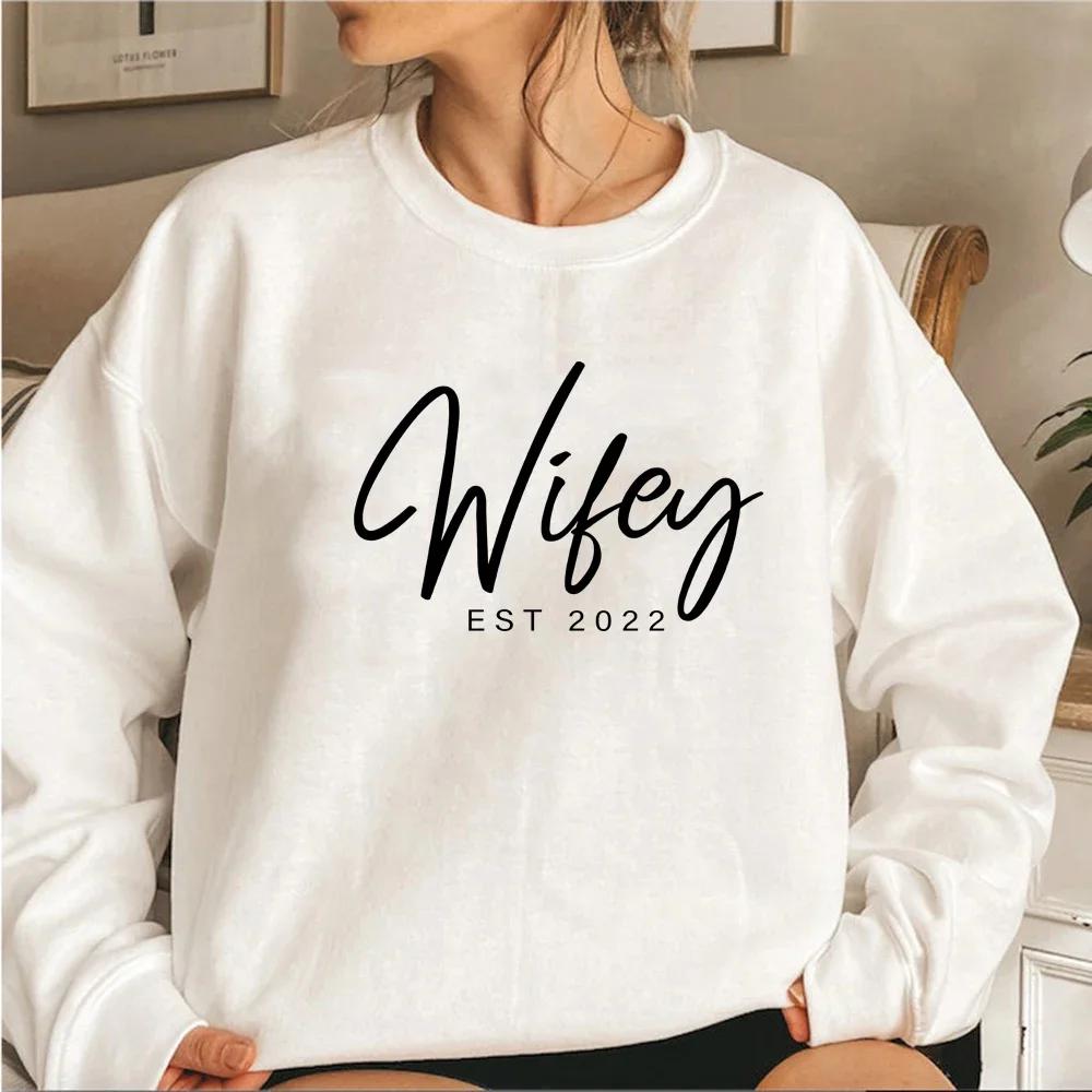 Индивидуальная толстовка Wifey Est 2023, толстовка на помолвку, подарок на девичник, персонализированный свадебный подарок, новая толстовка с капюшоном для жены, пуловер