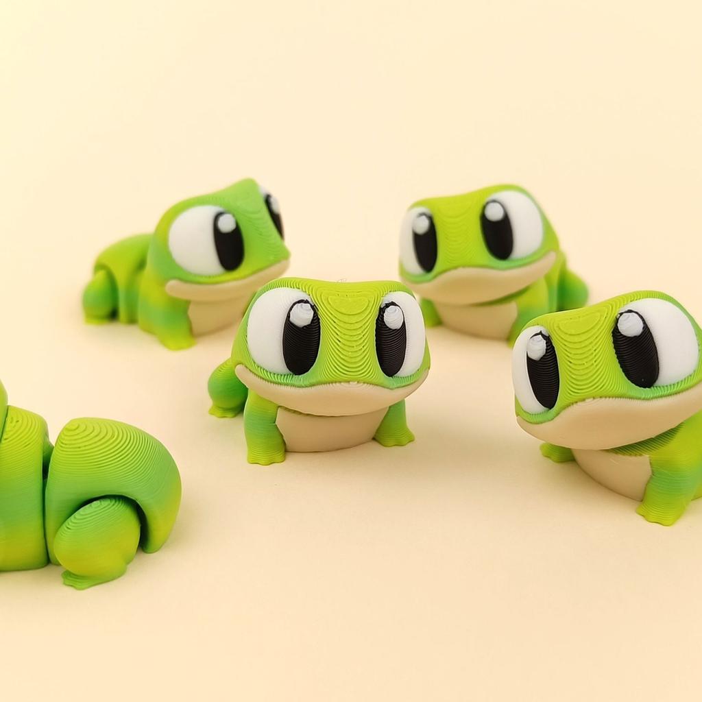 Poseable Big-Eyed Frog 3D Printed Model with Big Cute Eyes Head Turns & Tilts Decoration Toys