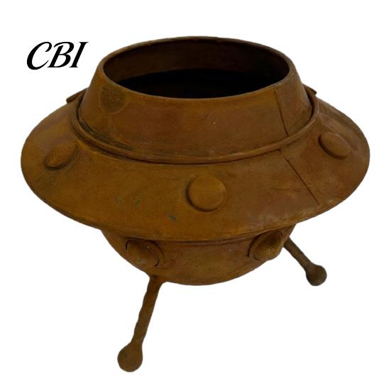 Creative Metal Flower Pot UFO Planter, Retro Rusty Alien Spaceship Plant Pot, Novelty Vintage Planter Container for Succulents And Indoor Plants, Home