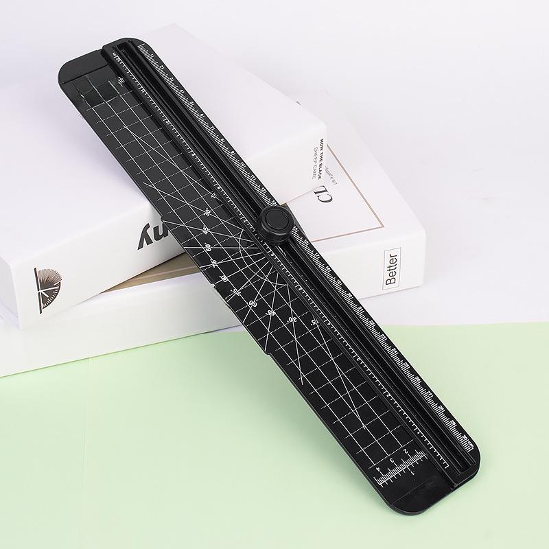 20-летие издание: Безопасный детский резак для бумаги и небольшой справочный инструмент