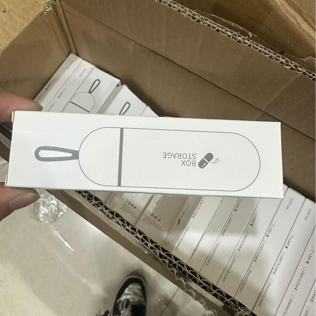 Компактный портативный диспенсер для таблеток для пожилых людей