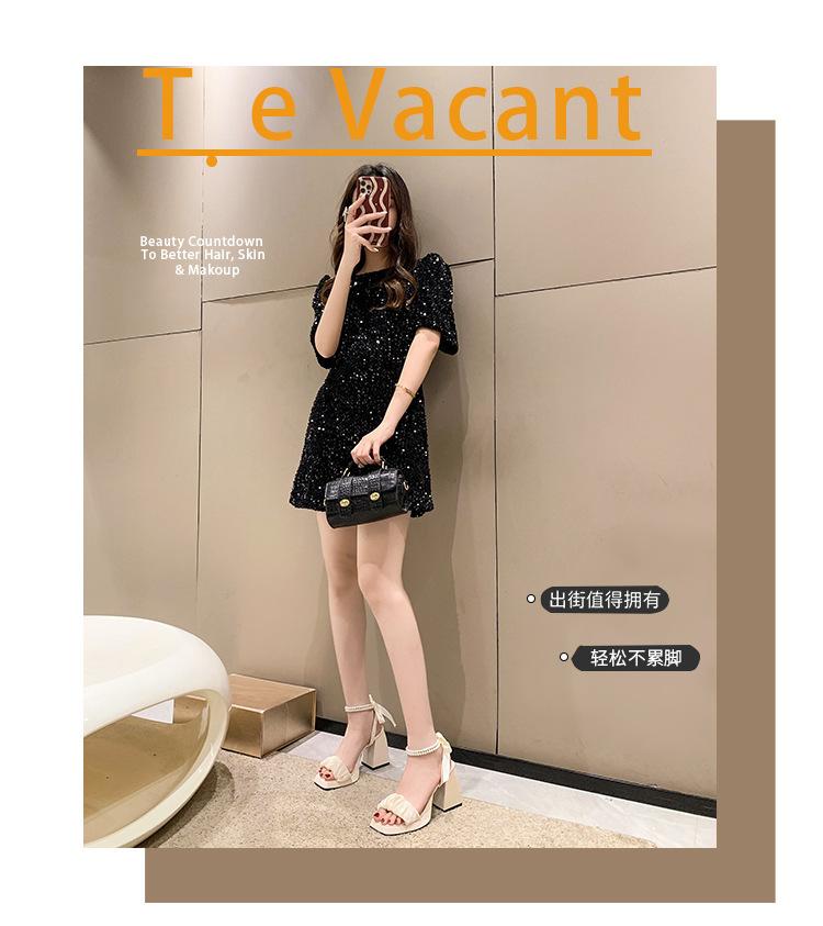 Модная женская обувь на высоком каблуке, летние 202, новые римские сандалии на массивном каблуке с жемчугом, уличная мода в девичьем стиле, женская обувь