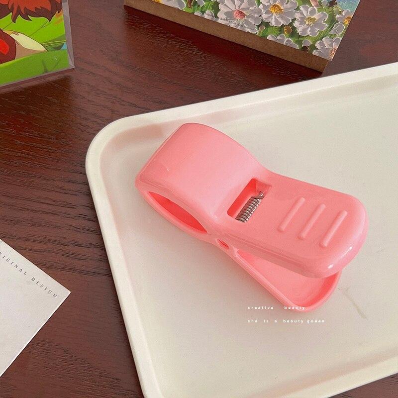 Новинка 2023 года, винтажный большой держатель для хвоста, заколка для волос для женщин, корейский мультяшный коготь для волос, захваты для волос, головные уборы, милые детские зажимы для волос, заколки