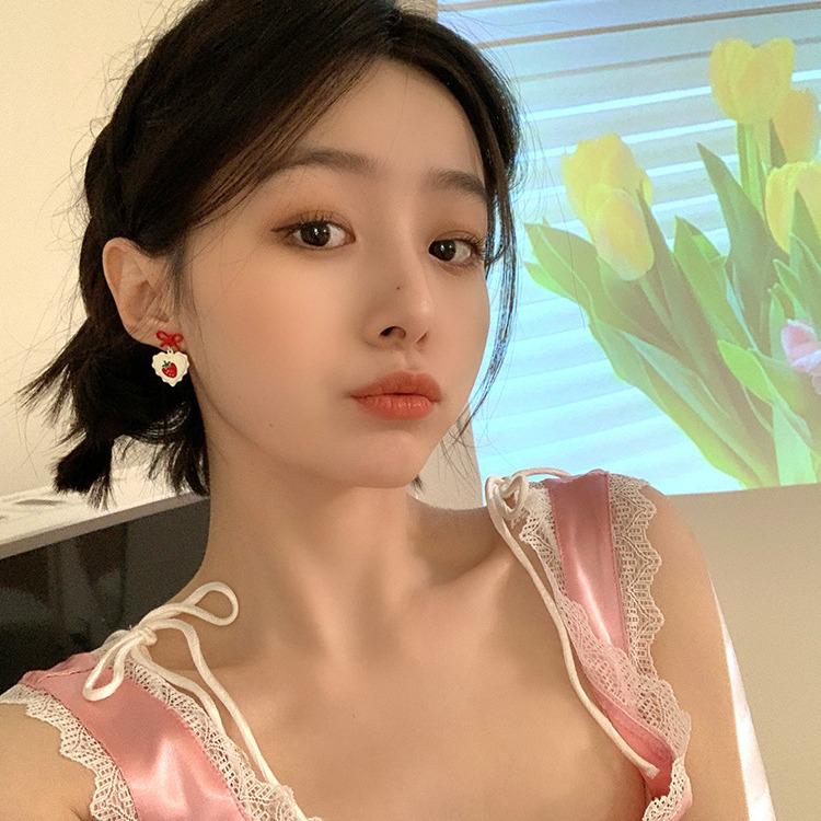 Серьги из серебра S925 «Свежее сердце» с клубничным бантом - 2024 корейский нишевый милый стиль для женщин