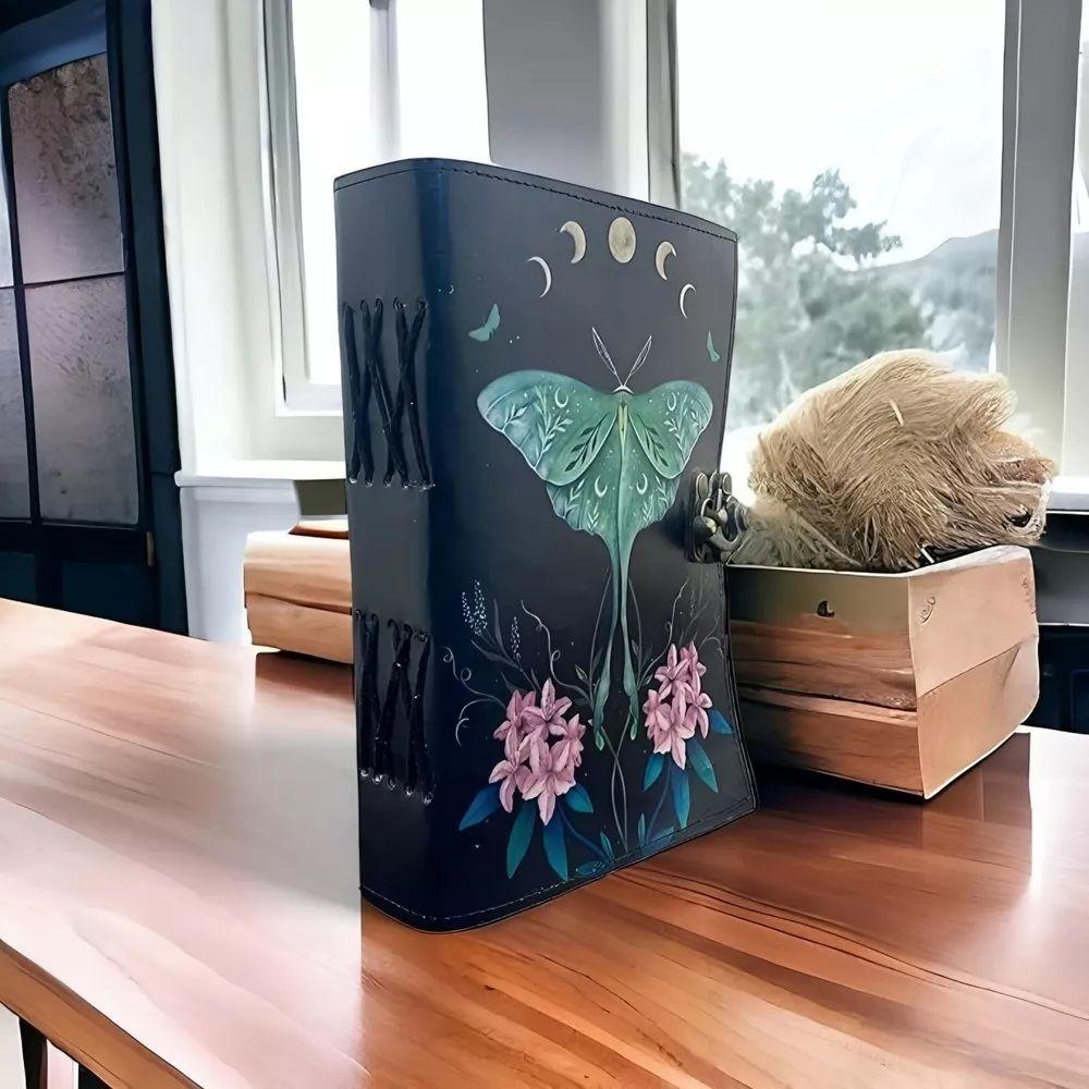 Журнал «Книга теней» с застежкой-замком, винтажная кожа ручной работы Luna Moth