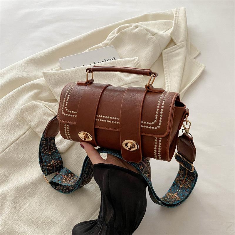 Модная маленькая сумка женская сумка текстура персонализированная сумка через плечо новый стиль модная и красивая модная квадратная сумка