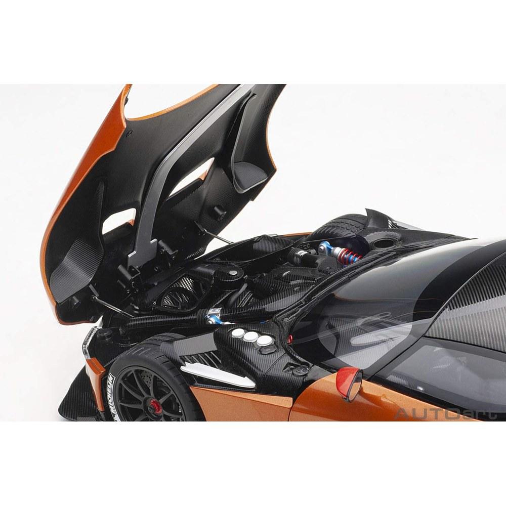 AUTOart Aston Martin Vulcan 1/18 Модель Металлический Оранжевый Цвет