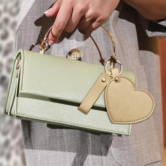 Зеркало для макияжа в форме сердца, водонепроницаемое, из искусственной кожи, зеркало для туалетного столика, брелок, портативное дорожное, ручное косметическое зеркало для женщин, подвеска для сумки