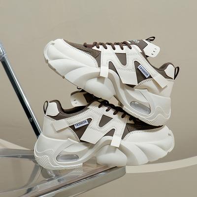 Ins корейская версия новой женской обуви для пап 2025 года, весна, студенческие беговые спортивные туфли на толстой подошве, увеличивающие рост, повседневная обувь YB2801