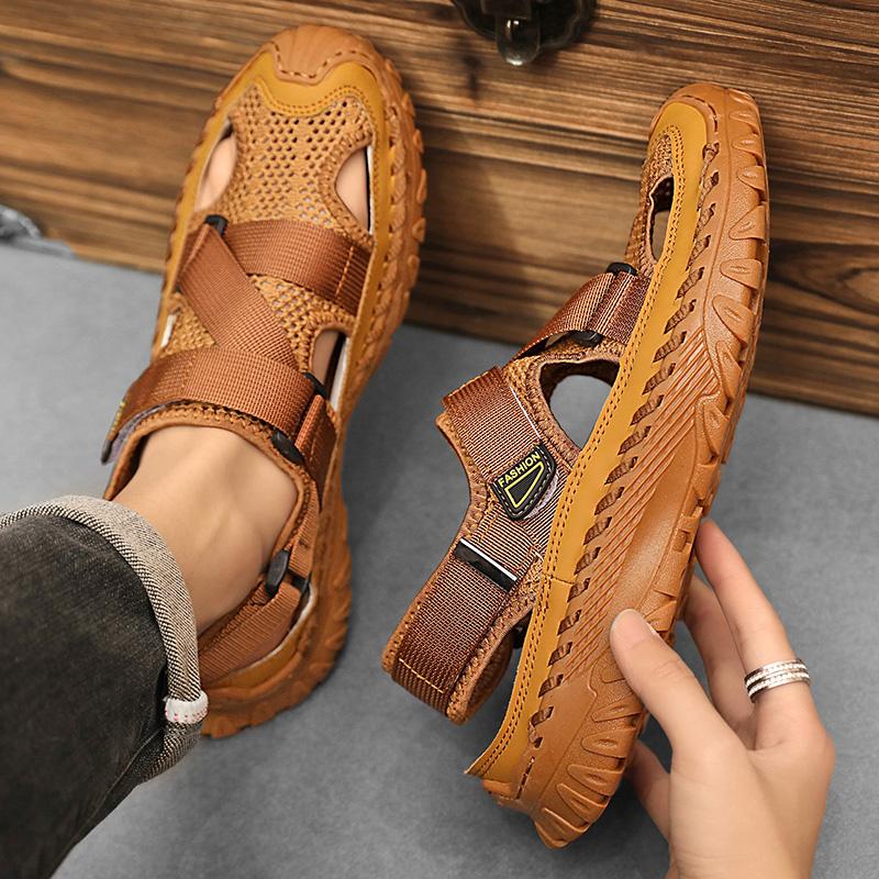 New Arrival Man Sandals Fashion Hollow Out Beach Footwear Anti-collision Toe Wading Aqua Shoes Comfy Breathable Men Summer Shoes