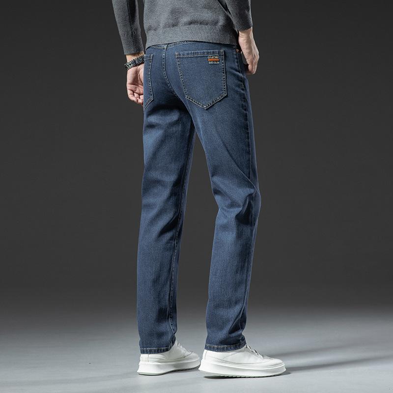 Осенне-зимние джинсы бархатные, мягкие и теплые внутри, морозостойкие на севере, а эластичные прямые брюки свободные и универсальные.