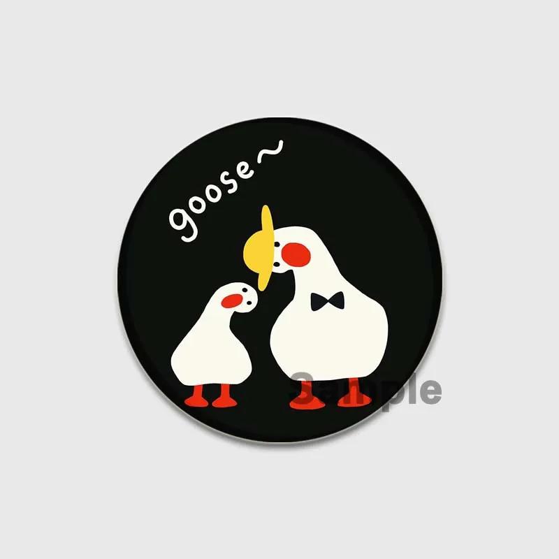 32/44/58mm Cartoon Honk White Goose Brooches Pins Cute Animal Duck Round Badges Clothes Lapel Pin Fashion Jewelry Gift Accessory
