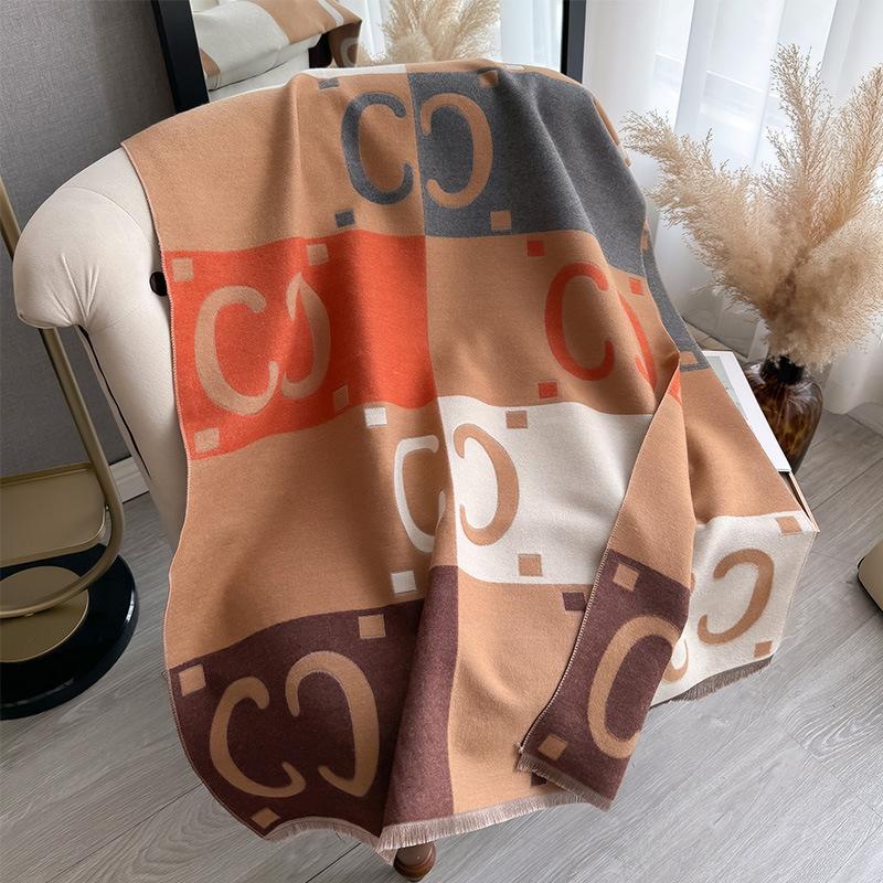 Fashion Color Matching Alphabet Imitation Cashmere Scarf, Versatile In Autumn And Winter, Thickened Fringed Shawl, Warm Scarf, Advanced Sense