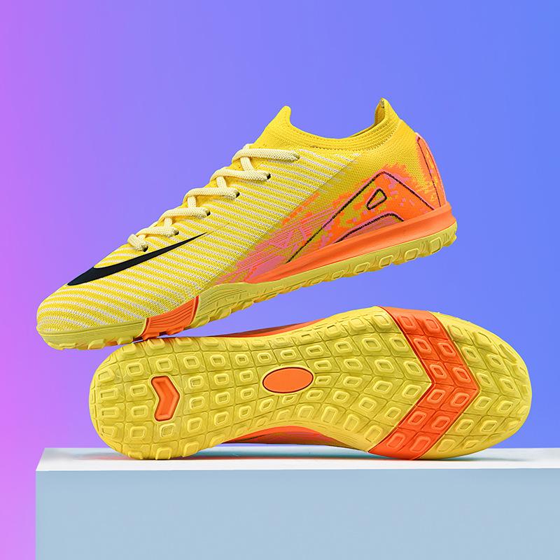 Новые Бесшовные Футбольные Бутсы Fly-Woven Новые Низкие Тренировочные Бутсы для Молодежи Шипованные Футбольные Кроссовки