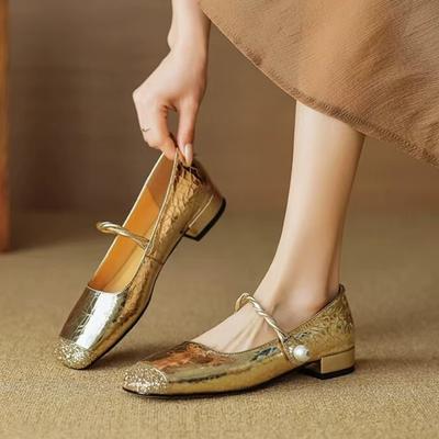 Туфли на квадратном каблуке, осенние новые, с квадратным носком, с мелким вырезом, на ремешке, на мягкой подошве, нескользящие туфли на каблуке-рюмочке