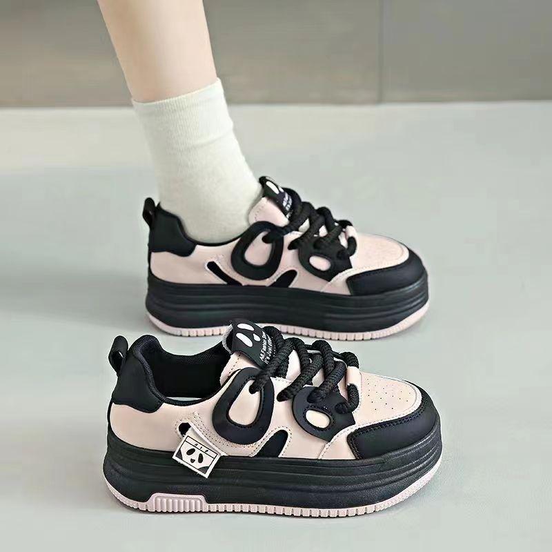 Thick-soled Black and White Panda Board Shoes Women's Spring 2025 New Popular Soft-soled Lightweight Sports Little White Shoes Ins Versatile