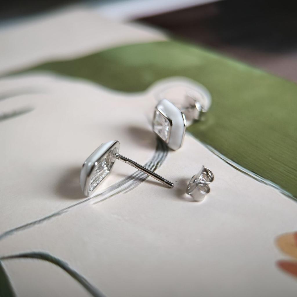 Серебряные серьги с фианитами, емаллю (60002254)