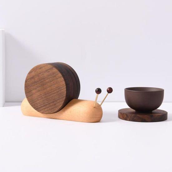 Snail Coaster Set of 5 Wooden Cup Mat Snail Shaped Decoration Heat Resistant Drink Coasters for Table Protection Home Decor
