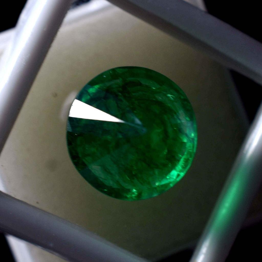 Natural Green Emerald Loose Gemstone 9.30 ct Round Cut for Jewelry Making and Gem Collections