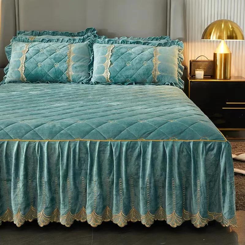 Luxury Solid Color Crystal Velvet Quilted Bedspread King Queen Size Lace Soft Coral Fleece Bed Skirt Not Including Pillowcase