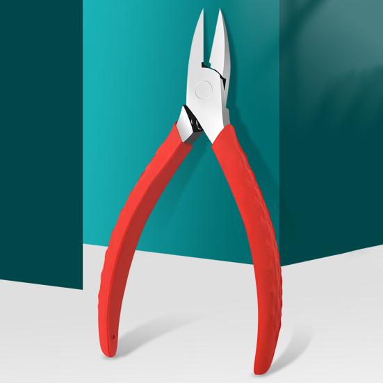 Полезные ножницы для дизайна ногтей. Просты в использовании. Без заусенцев. Экономия труда.