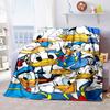 This Donald Duck cartoon print blanket is warm and comfortable, suitable for adults, and is an ideal choice for occasions such