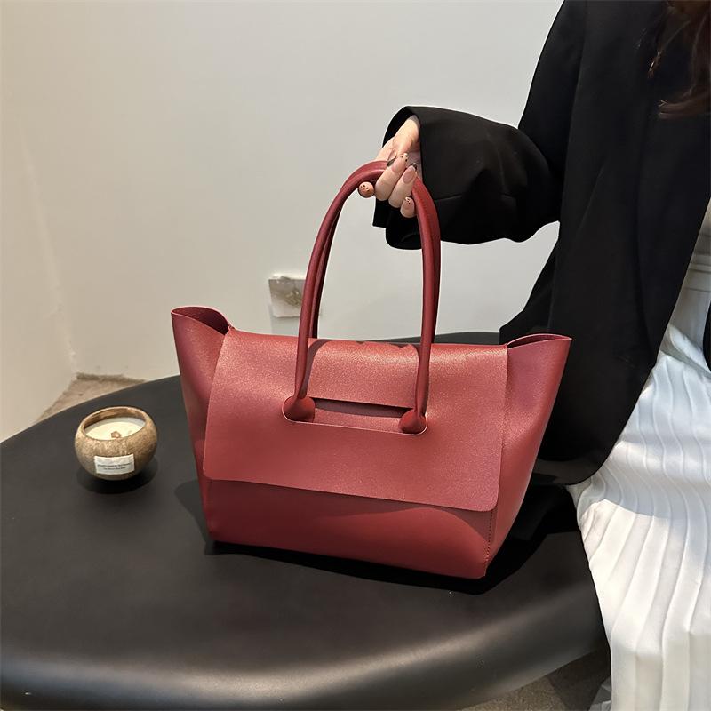 Bag Women's 2025 New Fashion Large Capacity Portable Shoulder Bag Simple Commuter Tote Bag