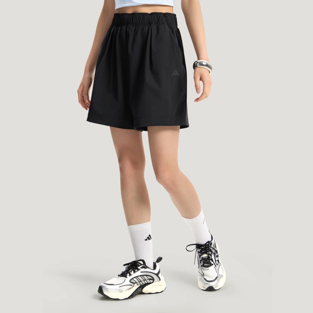 adidas Повседневные шорты женские черные умеренные KS5321