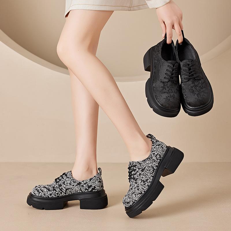 2025 маленький размер Guochao с принтом повседневная обувь женская платформа корейская версия цветочная ткань шнуровка женская обувь мелкая цветочная вышивка женская обувь