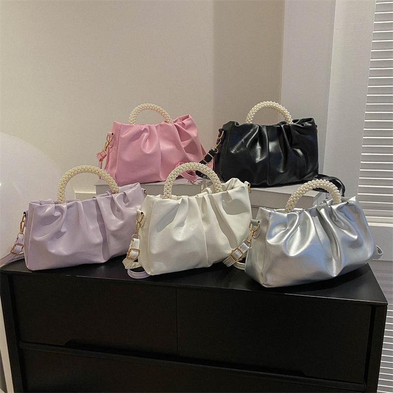 Сложенная модная сумка в иностранном стиле с жемчугом, весна 2024, новая универсальная фактурная сумка на одно плечо через плечо, маленькая квадратная сумка прилив