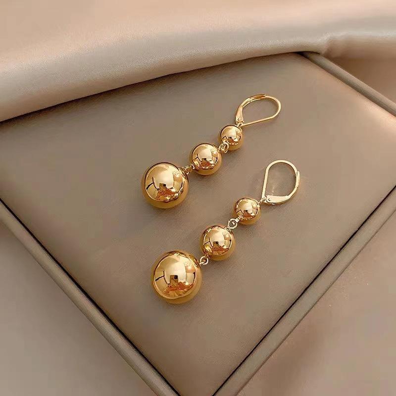 A Pair Round Bead Earrings Bead Design Earrings Simple Multi-Layer Sphere Fashionable Ear Accessories European And American Style