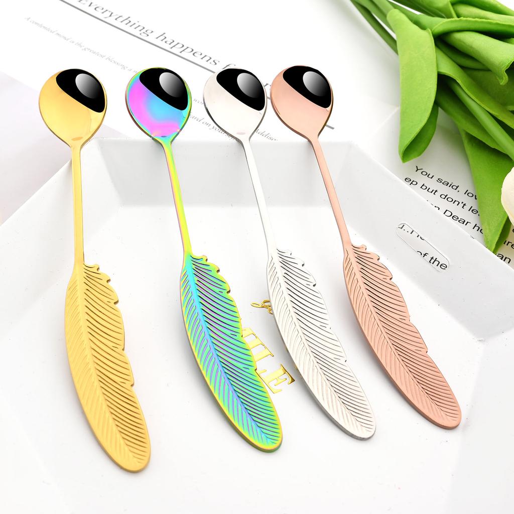 Креативная ложка, рождественский подарок, красочная ложка из нержавеющей стали 304 с узором из перьев, ложка для чая, кофе, кухонные аксессуары, посуда