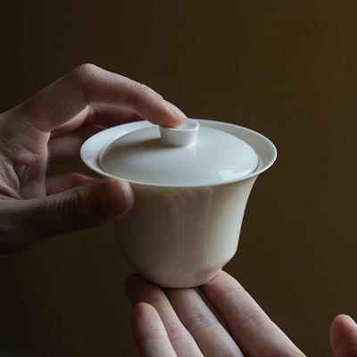 Тонкая фарфоровая пиала для чая в японском стиле с крышкой, набор для чая гунфу, жаропрочная керамическая гайвань, домашнее пивоварение, белая чашка