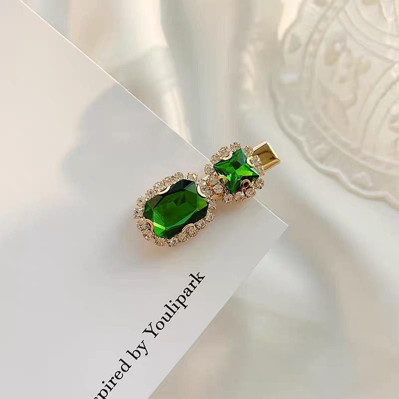 Emerald Rhinestone Retro Hair Clip for Women - Versatile, Elegant One-Word Hairpin for Bangs