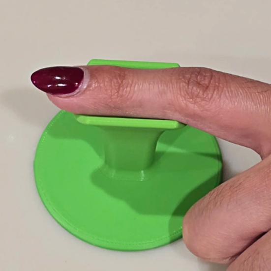 Nail Art Finger Holder Plastic Manicure Stand with Wide Base Stable Finger Support for Gel Acrylic Nail Application