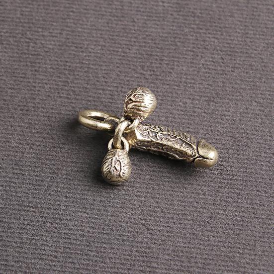 Брелок-подвеска Креативная форма Ретро-стиль Реалистичный вид Компактный размер Легко повесить Декоративная латунь Креативный мужской брелок-пенис Игрушечный рюкзак