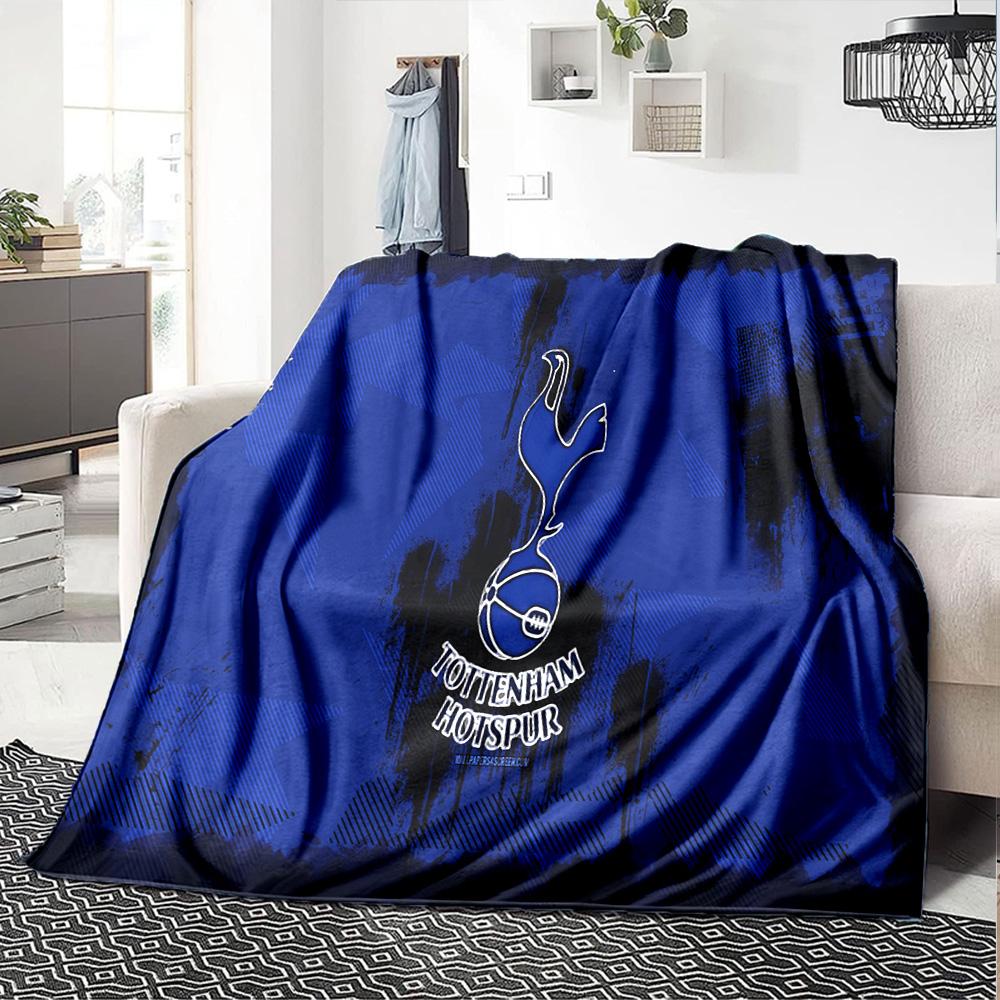 Tottenham Crest Design Flannel Blanket, Soft Polyester, Modern Design, All-Season for Camping, Travel, Gifts for holidays or birthdays