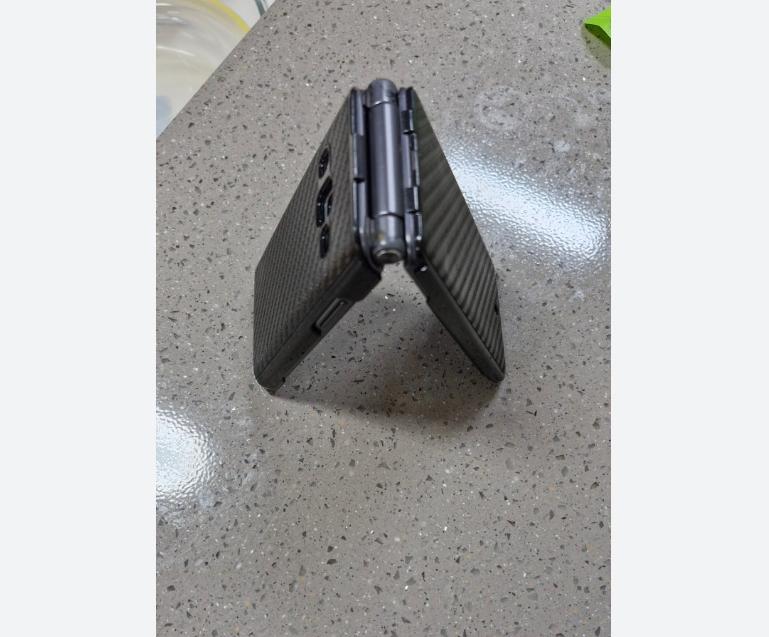 Чехол-накладка для Samsung Galaxy Folder2 Цветной Жесткий для SM-G160N G165N Узор под карбон