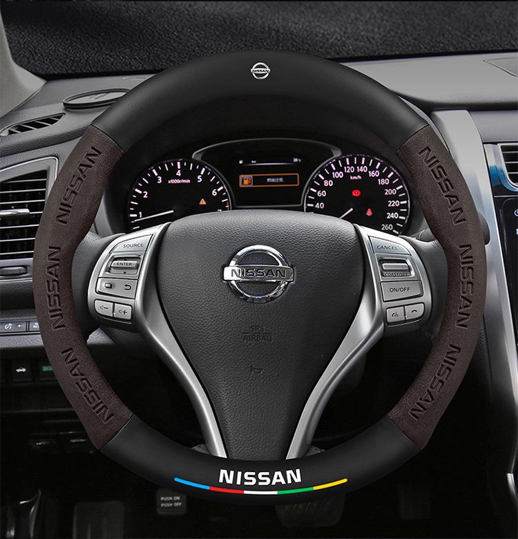 Чехол на руль Nissan X-Trail (08-23) - Флокированное углеродное волокно, универсальная посадка на все сезоны.