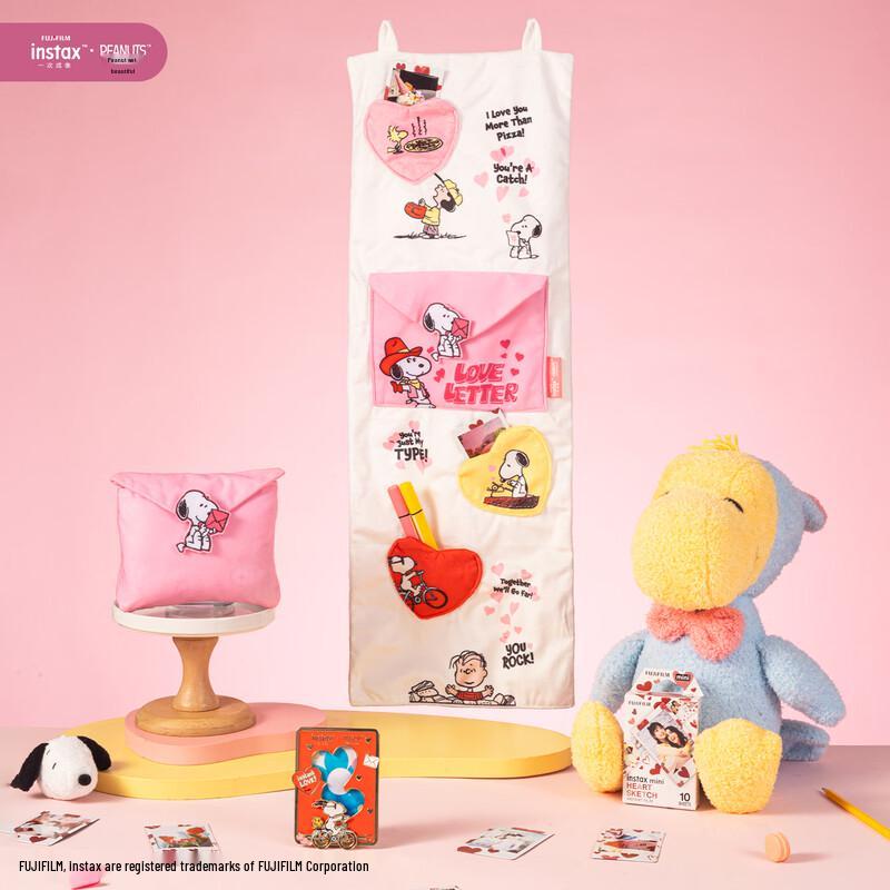 Fujifilm Instax Mini Snoopy 75th Anniversary Heart Film Gift Box (CN version)