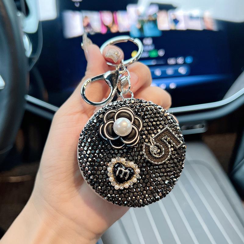 Корейский брелок-зеркало для макияжа «Камелия», украшенное бриллиантами, с ниткой бусин