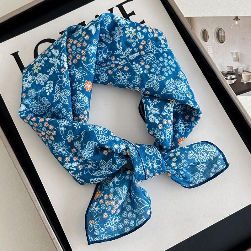 Green cashew flower cotton and linen small square scarf silk scarf women's spring and autumn versatile travel photo matching retro style literary scar
